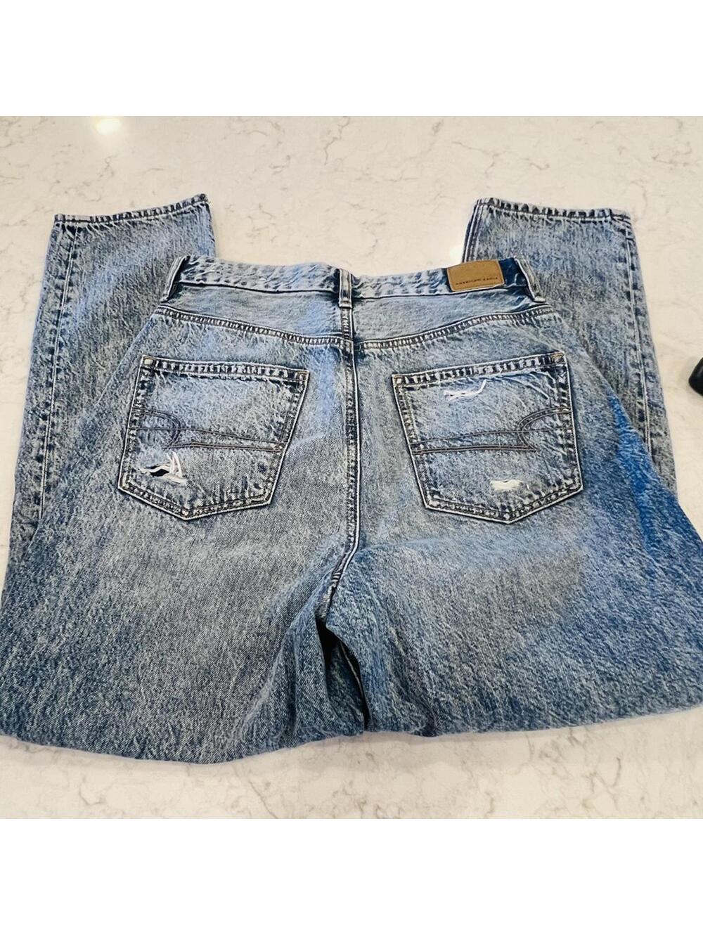 American Eagle AE Curvy Mom Jeans Distressed High Wasted Looose Straight Leg 6R - Picture 8 of 8